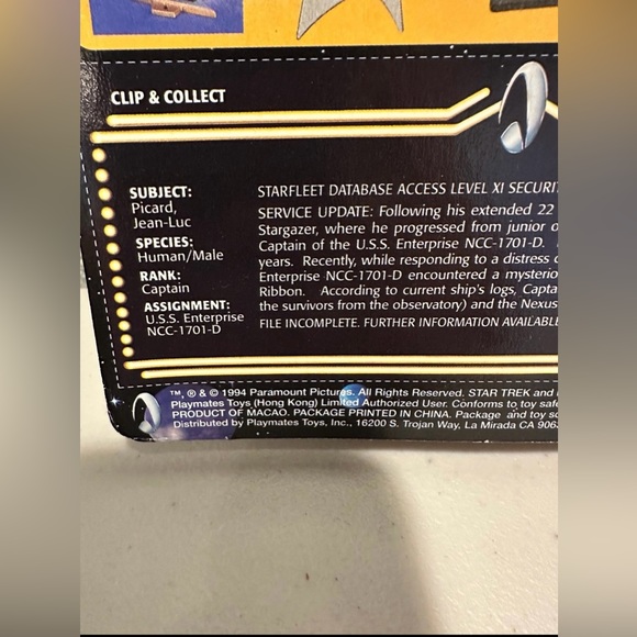 Vintage Star Trek Generations Captain Jean-Luc Picard Action Figure - Picture 3 of 4